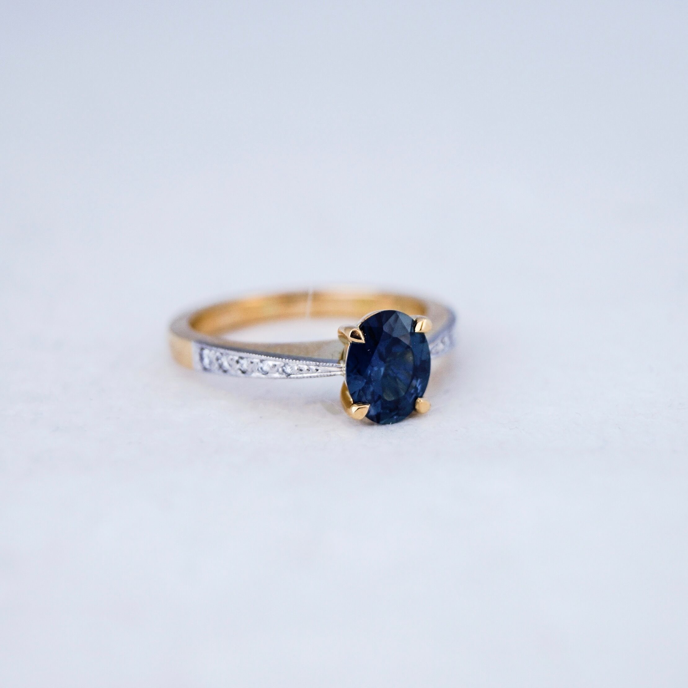 Oval cut sapphire deals ring